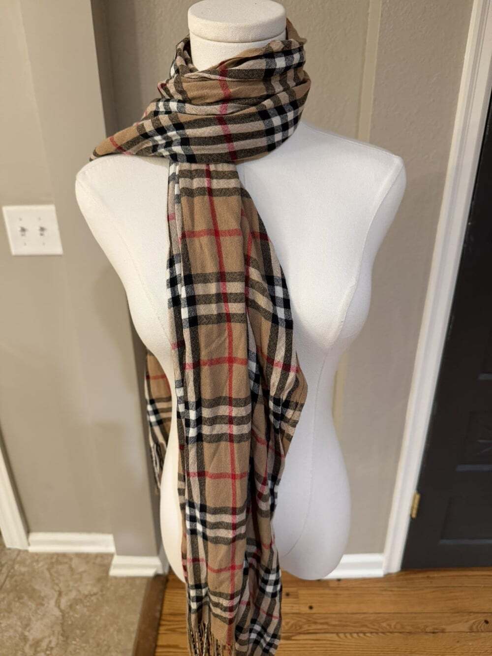 Burberry London Nova Check Plaid Lightweight Oversized Scarf Wrap 23x66 Fringe - Picture 9 of 12